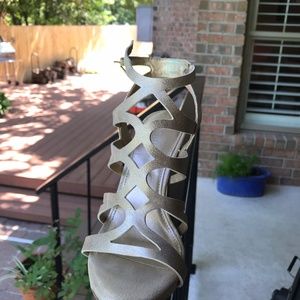 Maripe MIMI Gold high heel; Size 5M
